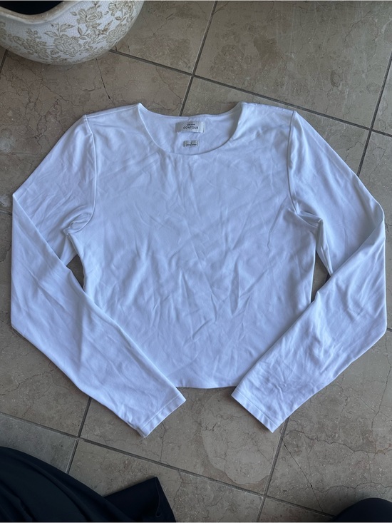 Aritzia Tops - Babaton White Long-Sleeve Crewneck Tee